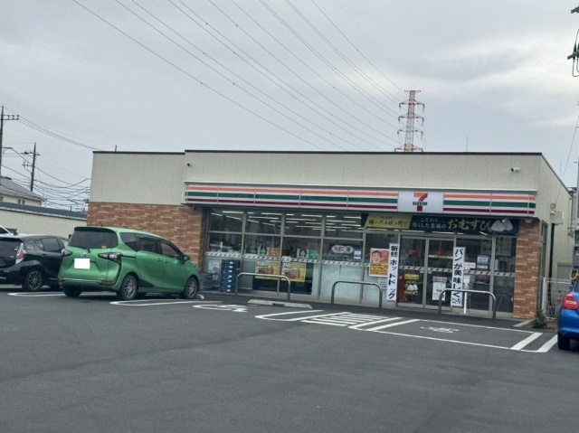 コンビニ　セブンイレブン足立江北橋東店（コンビニ）まで270m