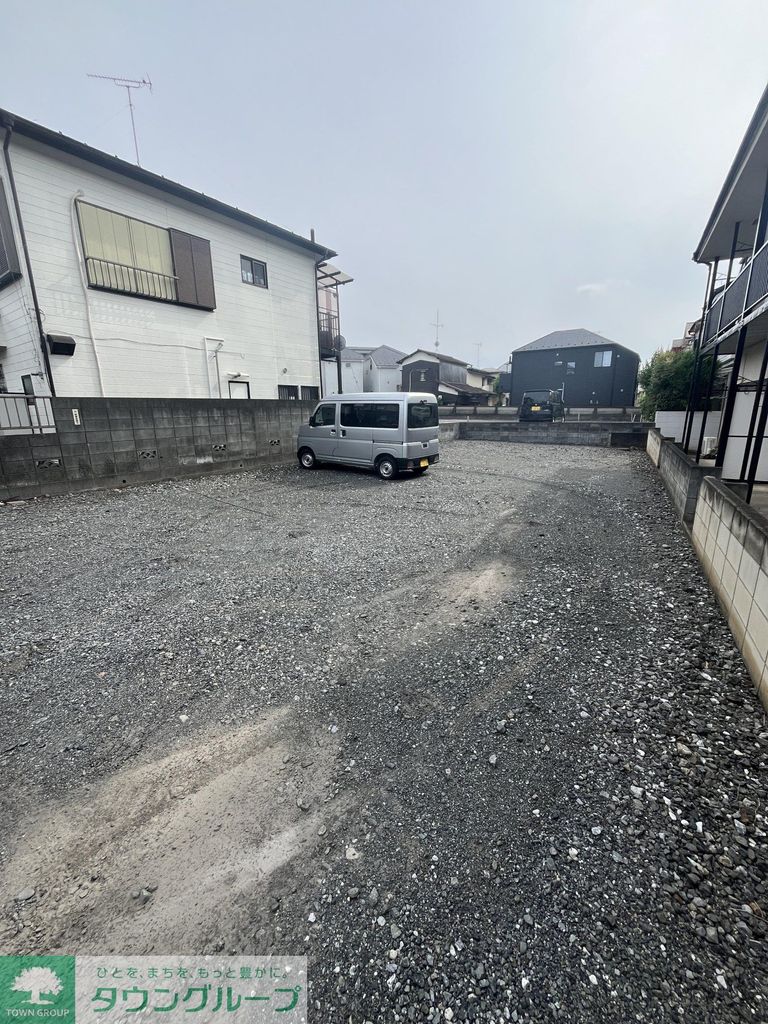 駐車場　庭