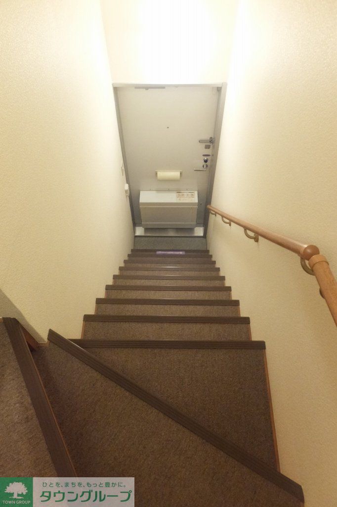 玄関　２F室内専用階段