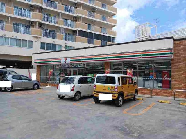 コンビニ　セブンイレブン那覇開南店（コンビニ）まで200m