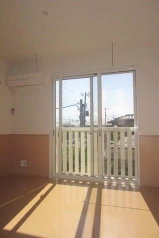 居室・リビング　フローリング貼りの綺麗なお部屋です。