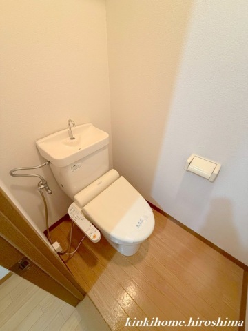 トイレ　写真は別のお部屋です。は別のお部屋です。現況を優先。