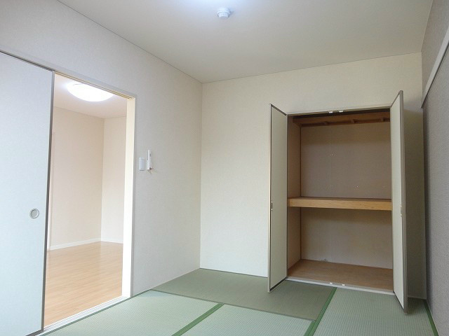 収納　※写真は別号室です（反転）