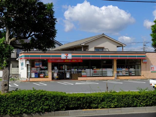 コンビニ　セブンイレブン（コンビニ）まで920m