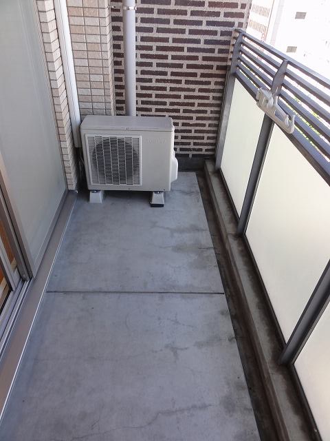 バルコニー　同物件別部屋の写真です。