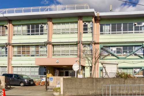 小学校　貝塚市立中央小学校（小学校）まで3259m