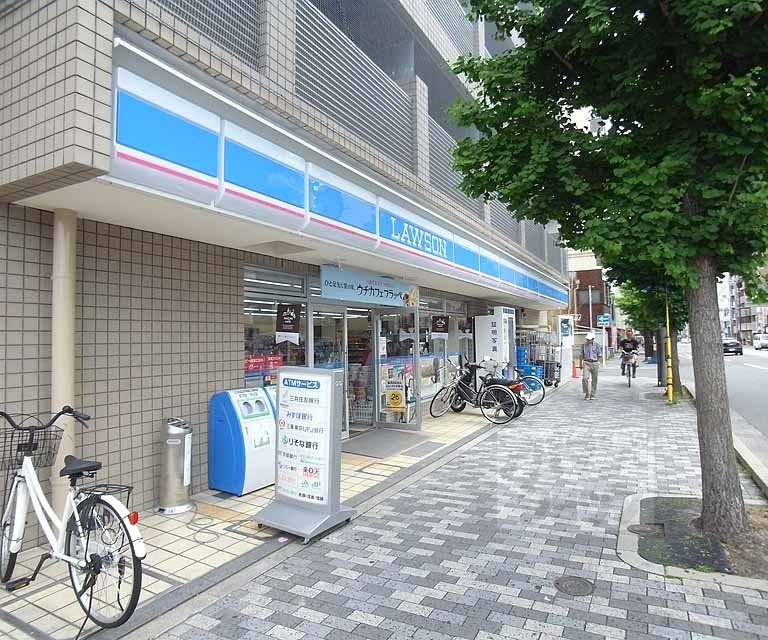 コンビニ　ローソン千本丸太町（コンビニ）まで300m
