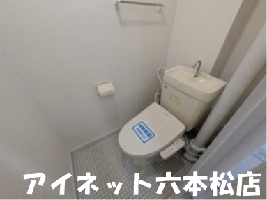 トイレ　清潔感のある空間です。