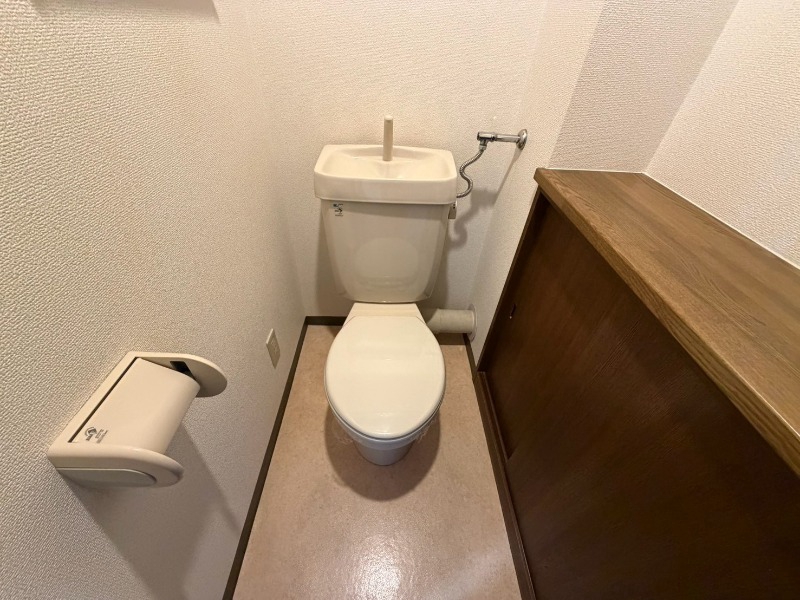 トイレ　こちらはトイレです。清潔感があり、安心して使用できます。