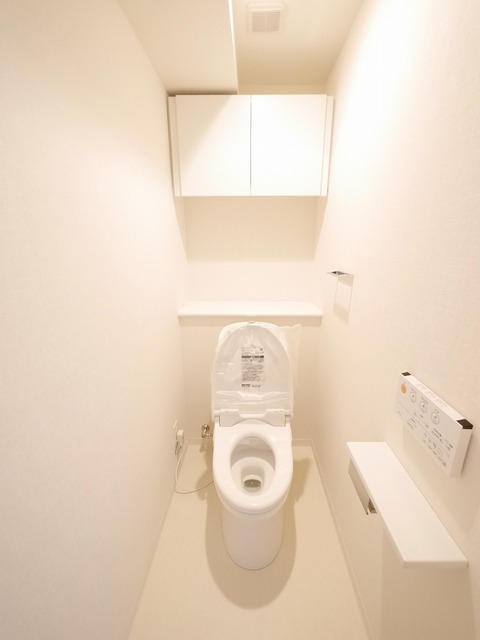 トイレ　温水洗浄便座