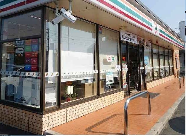コンビニ　セブンイレブン谷田町店（コンビニ）まで400m