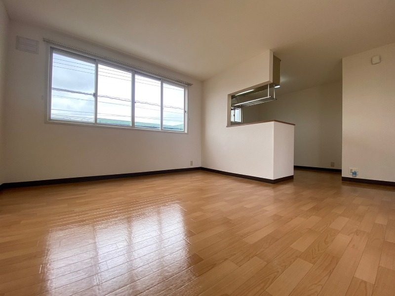 居室・リビング　広くてキレイなお部屋が広がっていて、充実した生活が送れそう。