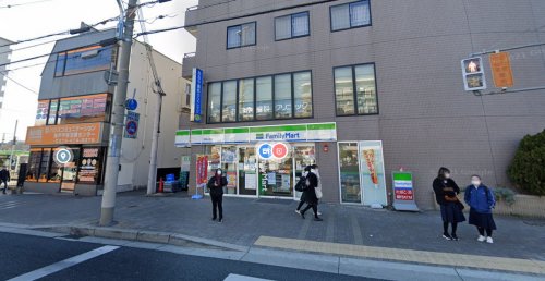 コンビニ　ファミリーマート 甲南山手店（コンビニ）まで486m