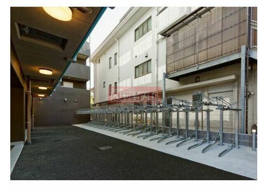 駐車場　同建物参考写真