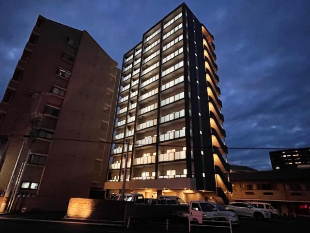 建物外観　外観写真（夜）