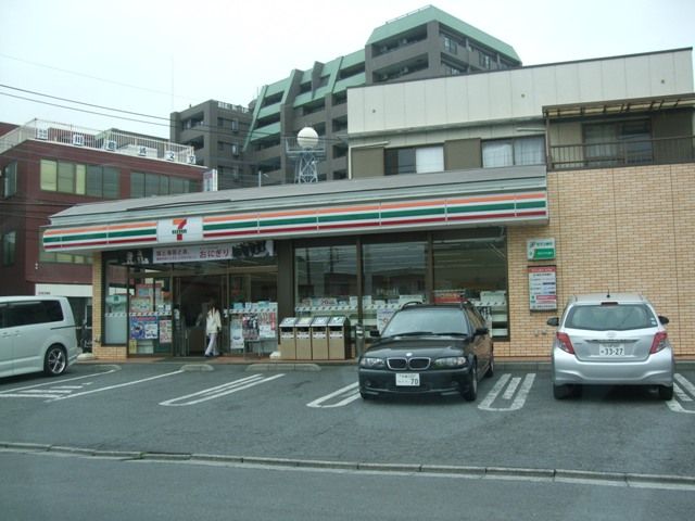 コンビニ　セブンイレブン（コンビニ）まで50m
