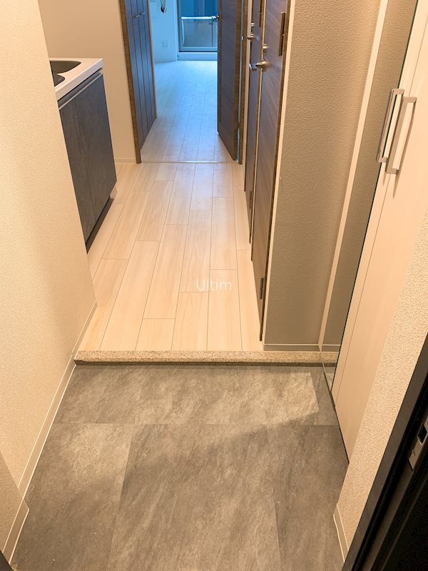 玄関　別部屋のお写真です。ご参考になれば幸いです。