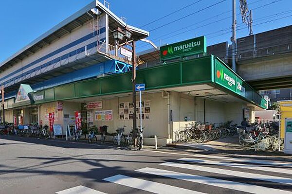 スーパー　マルエツ 行徳駅前店（スーパー）まで385m