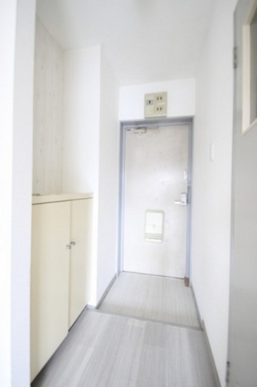 玄関　※別部屋の写真です