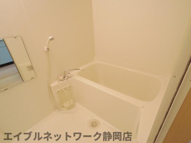 バス・シャワールーム　お風呂で日々の疲れを落としましょう