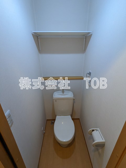 トイレ　※クリーニング中の写真