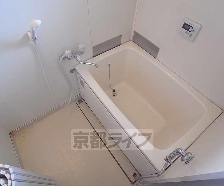 バス・シャワールーム　２０１号室の写真です。