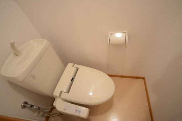 トイレ　同物件、別部屋のお写真となります。ご参考までにご覧ください。