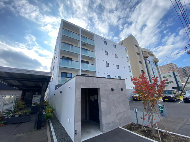 建物外観　札幌市中央区北３条東「エフュート北３条」
