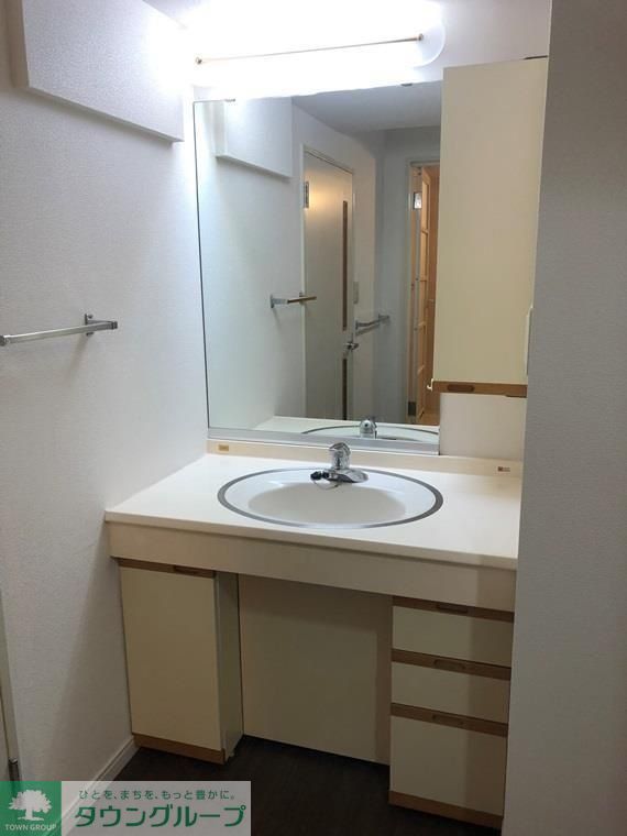 玄関　★お部屋探しは株式会社タウンハウジング東京まで★