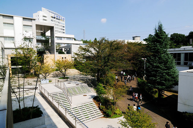 大学・短大　工学院大学（大学・短大）まで759m