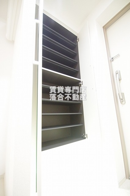 収納　シューズ収納