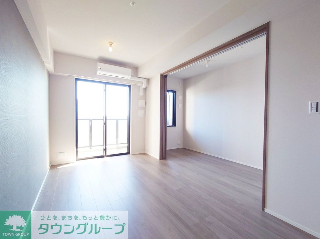 居室・リビング　※同間取りのお部屋です。階数によって色合いが異なります。