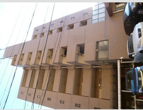 建物外観　初期費用分割可★ご希望の場所まで無料送迎サービス付♪