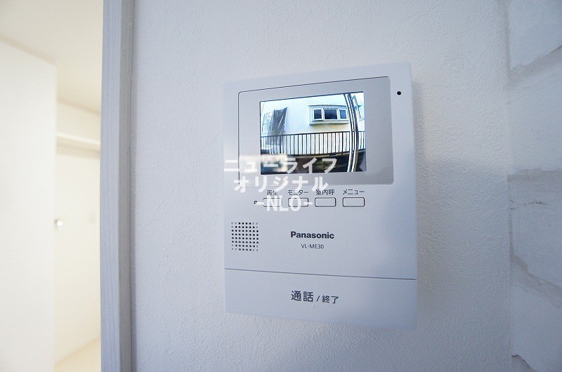 セキュリティ　突然の来訪者にも安心のTVモニター付きインターホン