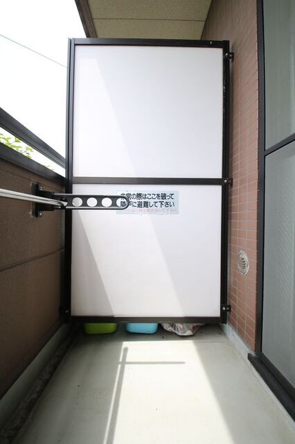 バルコニー　※別部屋の参考写真のため、現状優先です。
