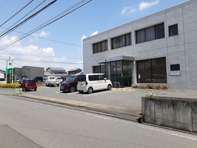 銀行　三十三銀行西阿倉川支店（銀行）まで1300m