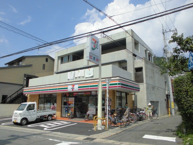 コンビニ　セブンイレブン京阪四宮駅東店（コンビニ）まで87m