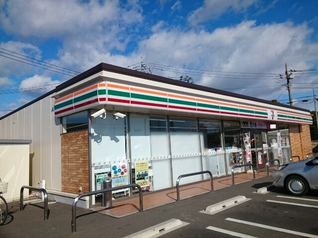コンビニ　セブンイレブン中尾町店（コンビニ）まで750m