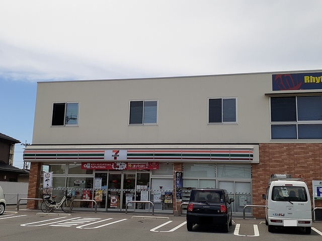 コンビニ　セブンイレブン薄場２丁目店（コンビニ）まで550m