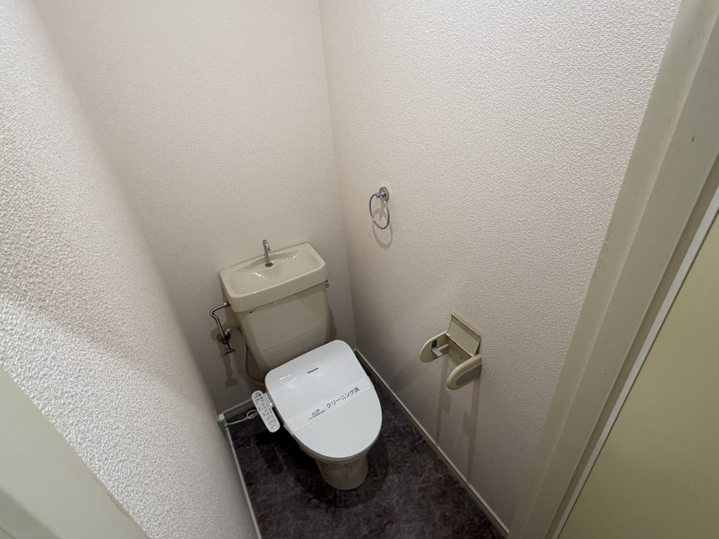 カーサベルデ松栄のトイレ写真