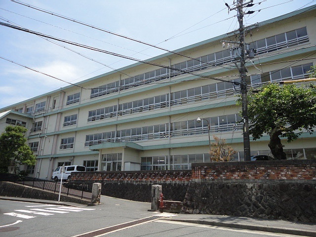 小学校　中津川市立東小学校（小学校）まで842m