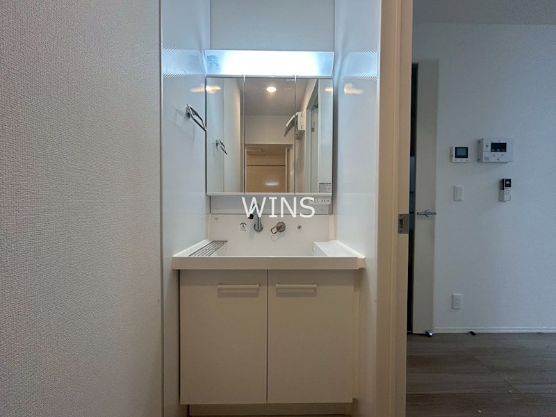 洗面設備　別部屋参考写真です