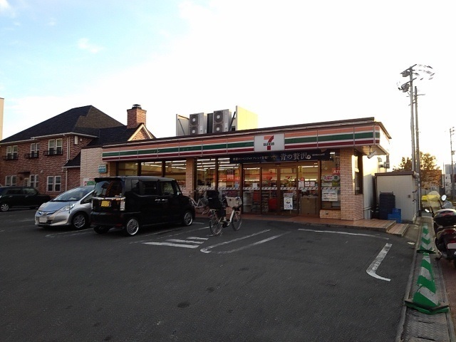 コンビニ　セブンイレブン久留米花畑店（コンビニ）まで120m