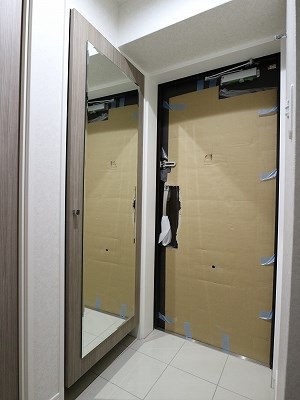 玄関　※同物件別部屋参考画像
