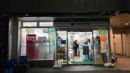 コンビニ　ファミリーマート 東麻布一丁目店（コンビニ）まで203m