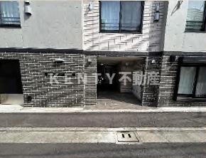 エントランス　ゆとりのあるエントランスです
