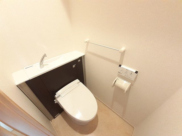 トイレ　ゆったりとした空間のトイレです