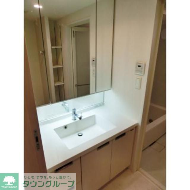 洗面設備　※写真は同タイプ住戸です。