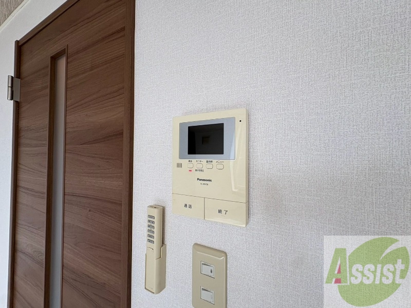 セキュリティ　ＴＶモニター付インターホンです。来客者の顔が見えるので安心！