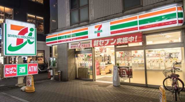 コンビニ　セブンイレブン　新宿新大久保駅前店（コンビニ）まで140m